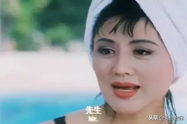 她坐过牢,拍过三级级片,被美国总统接见,如今还宛如少女