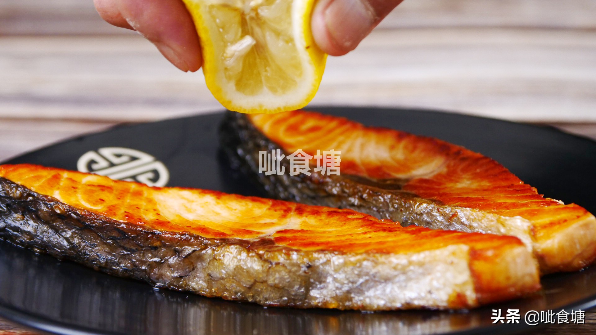 不用一滴油 三文鱼这种做法比生吃还美味 更营养健康 孩子特爱吃