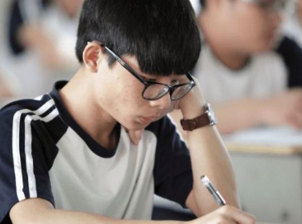 现实版美梦成真？奶奶梦见孙子高考666分，出分时后悔没多梦点