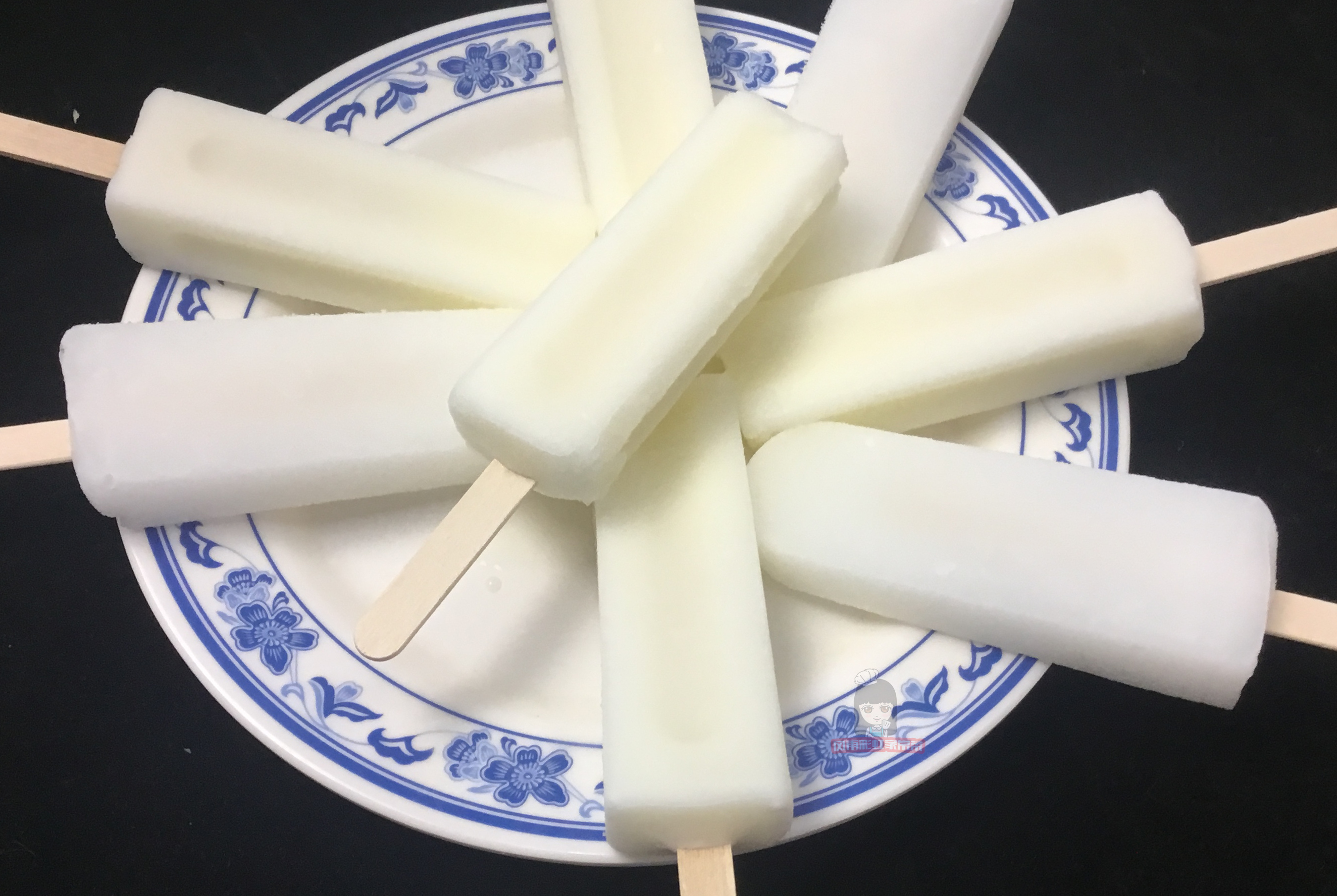 老冰棍怎么制作（分享家家都有的食材童年味道你也可以自己制作）(1)