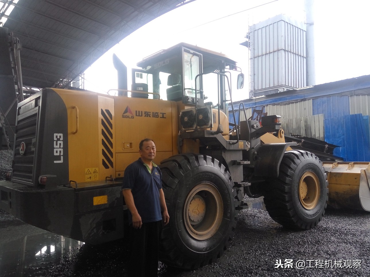 10多年开铲车,每天装几十甚至百辆卡车,这些经验很重要