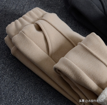 时尚又暖和的童装加绒棉裤，制作特别简单。自己做比出去买还要快