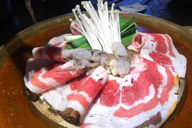 沈阳中街必吃美食排行榜：十大经典小吃推荐