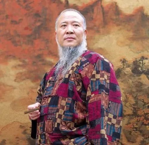 53岁北大教授娶21岁“黑人”女学生，4000万办婚礼，现在怎样了？