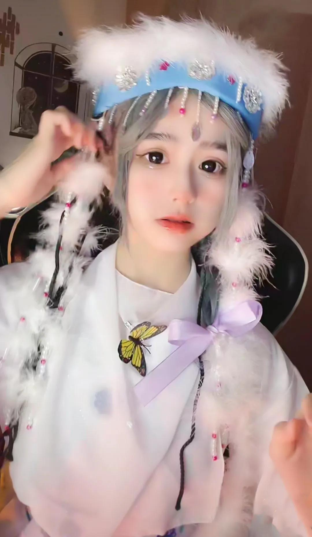 一句铁山靠的我嫩爹,让我知道了安妮