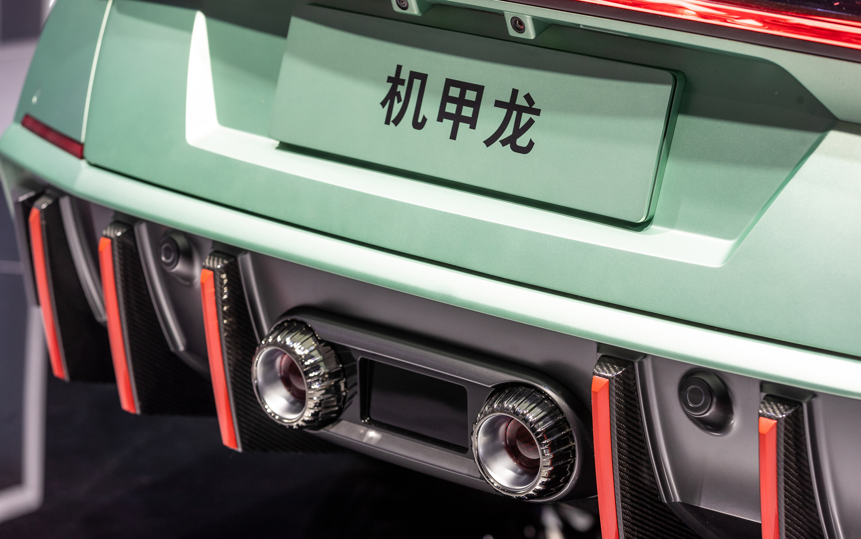 沙龙汽车机甲龙广州车展首发!预售价48.8万,101台限量版被抢空