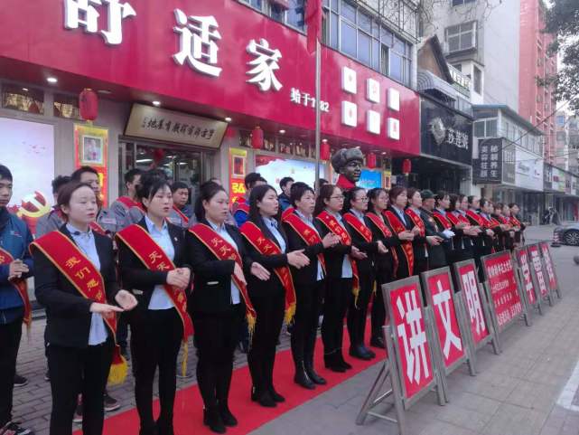 免费为郑州市民维修灶具17万台,他还将老宅改建成“雷锋之家”