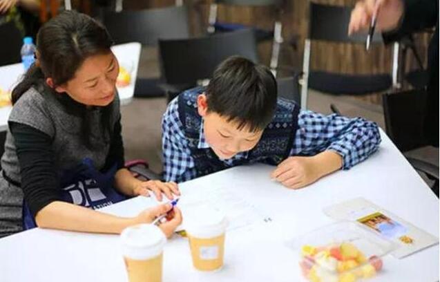 上海“幼升小”学生15页简历走红，引众人感慨，大学生都自愧不如