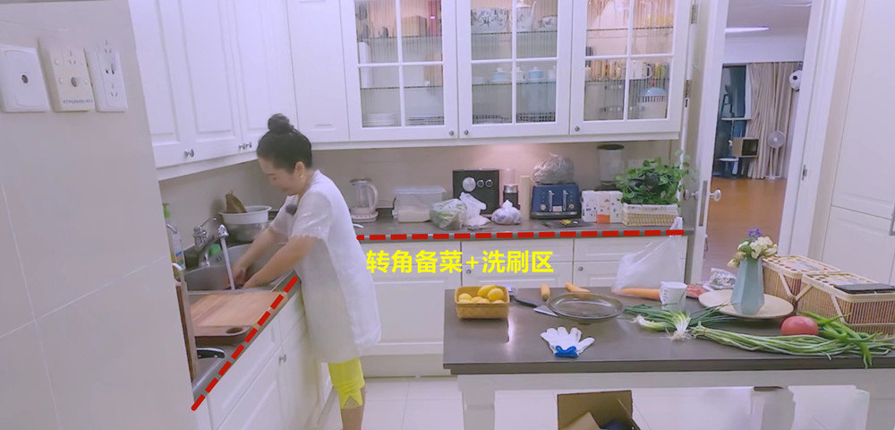 杨迪被曝买下“上海楼王”汤臣一品近亿豪宅，你怎么看？