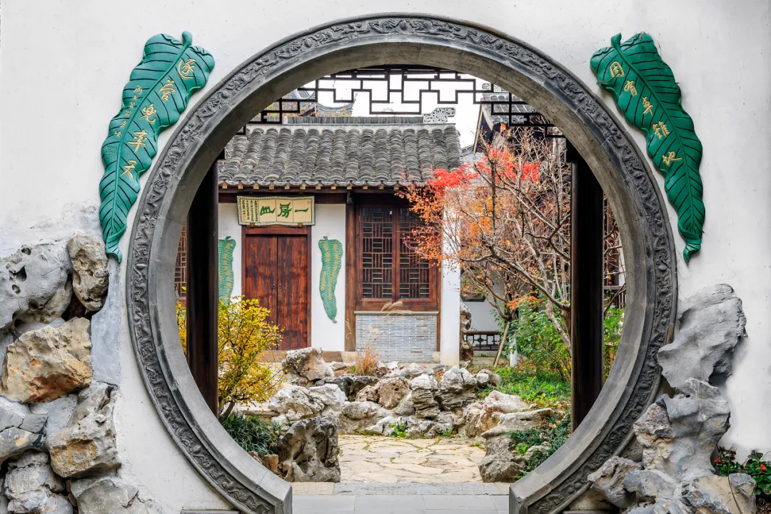 那个写《肉蒲团》的人，一生就像开了挂