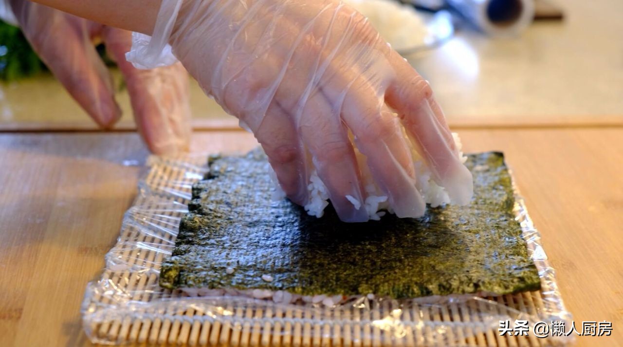 寿司怎么做（手把手教会你制作家庭版寿司）