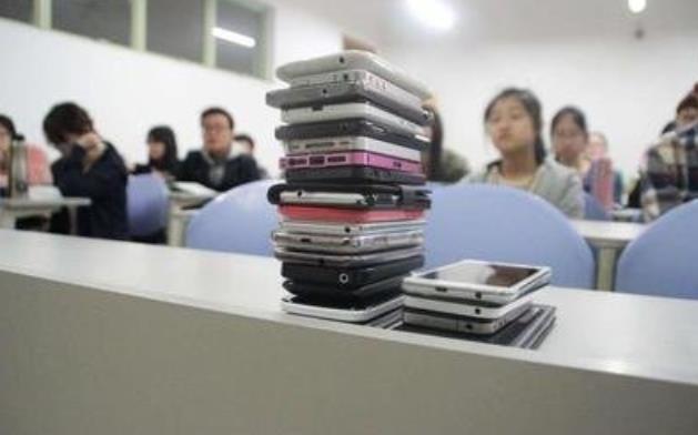 山东一女大学生火了，学习娱乐“两不误”？自创三位一体式学习法