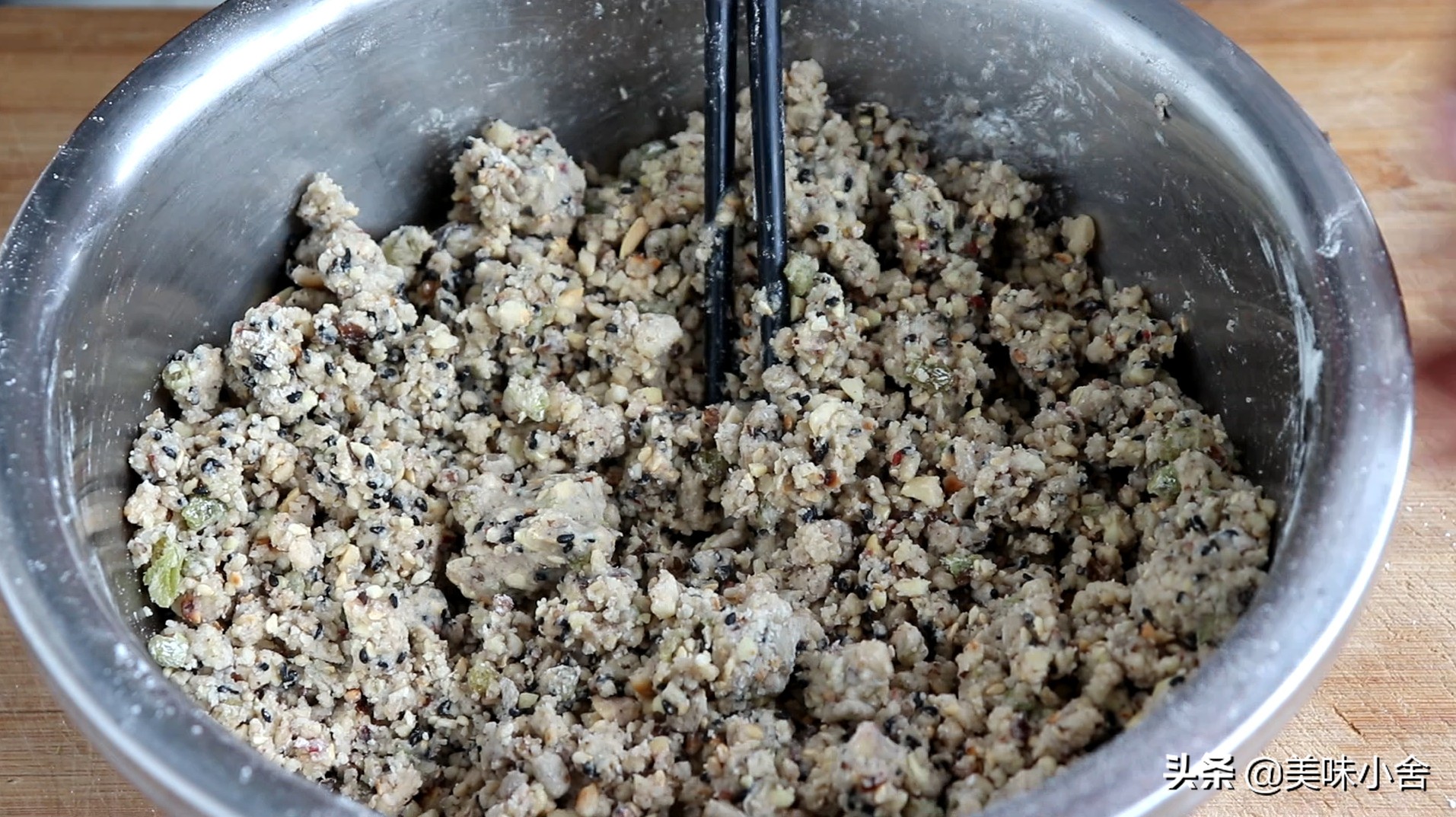 月饼怎么做简单步骤（简单美味的月饼做法讲解）