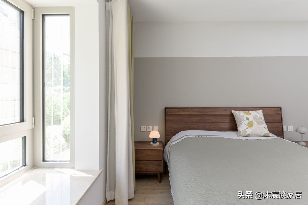 她家不做吊顶也不做背景，不断给空间“减负”，真是越简单越好看