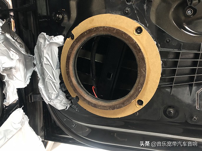 新款奥迪A6改装日本PHASS妃仕三分频 享受羊毛盘喇叭纯净的声音