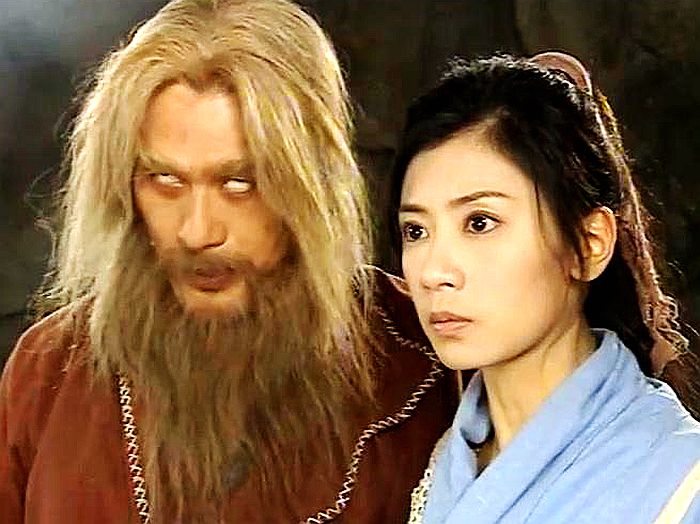 《倚天屠龙记》有七人练过“降龙十八掌”，其中一人武功胜过郭靖