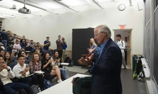 教授，正在回归本科教学