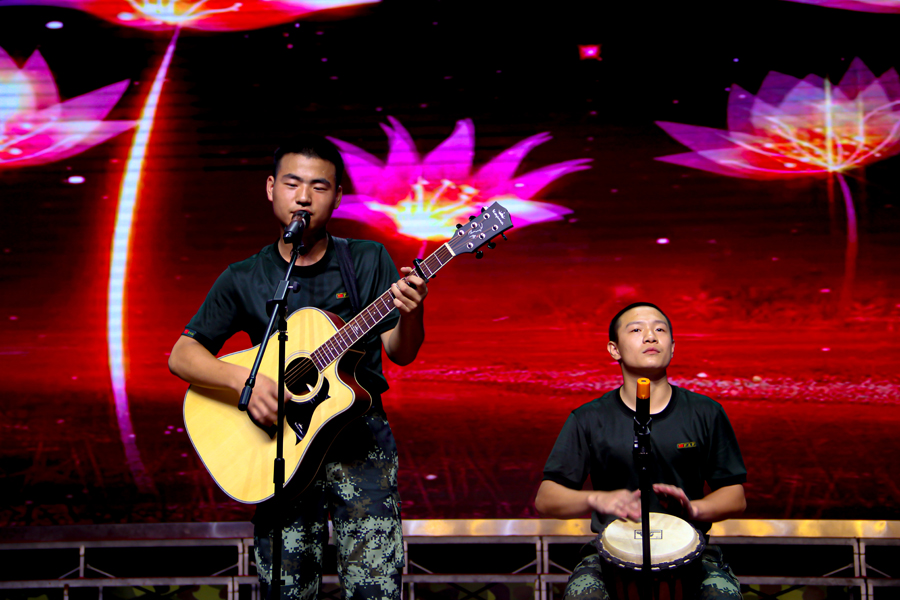 献礼华诞 | 解放军及武警部队“双节”晚会大联欢