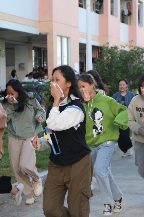 筑牢校园“防火墙”| 我校举办消防安全应急疏散演练主题活动