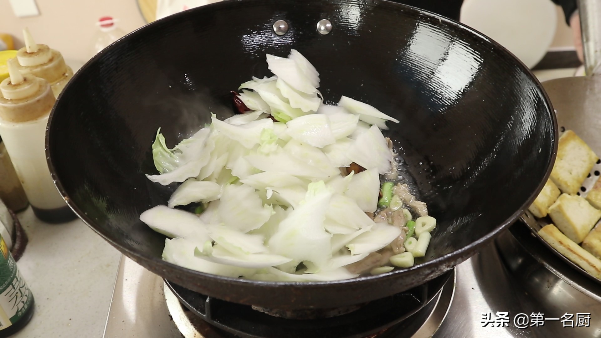 白菜炖豆腐的做法,白菜炖豆腐的做法视频