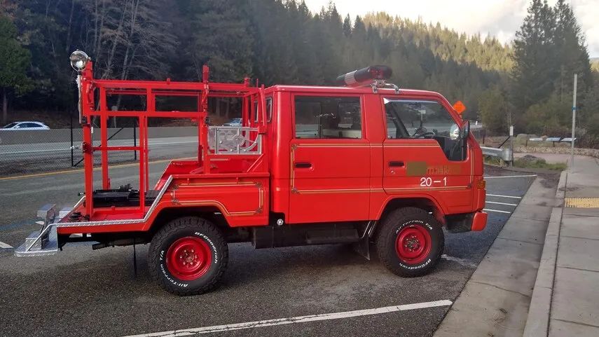 在美国，玩探险穿越都开什么越野车？