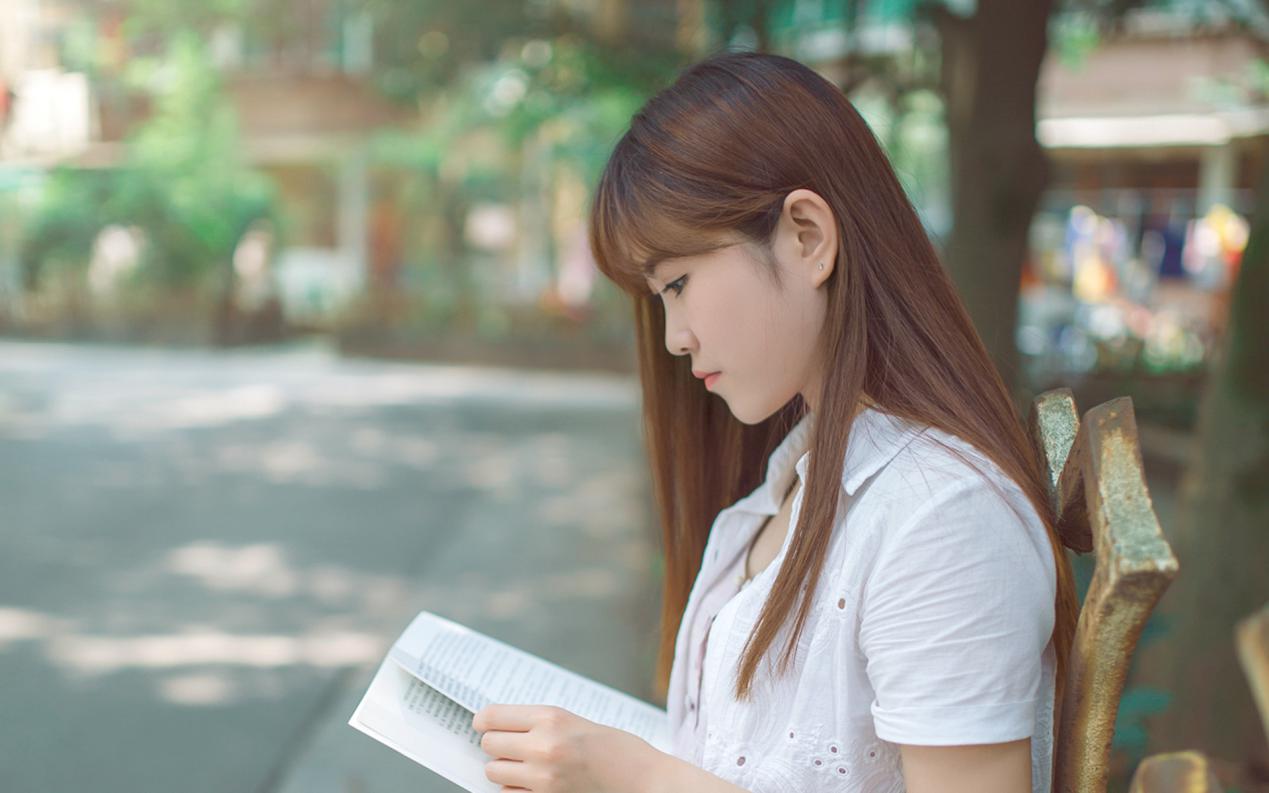 和女同学的大学性事（男子和女友结婚前夕）