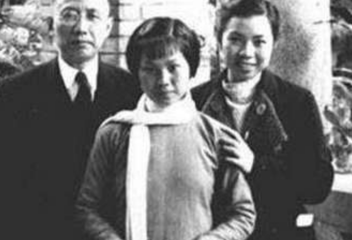 姚雪垠痛骂郭沫若：压根没认真做历史研究，靠歪曲事实来哗众取宠