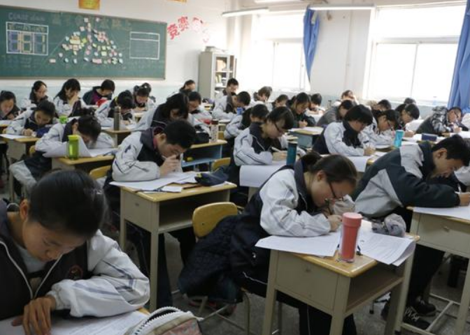 “985”和“普通本科”真正区别？通过4组数据对比，带你理解差别