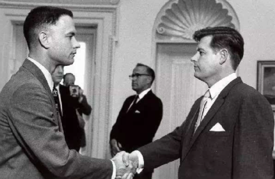 10部经典体育电影，为奥运会加油，《夺冠》第七，《姚明年》第三