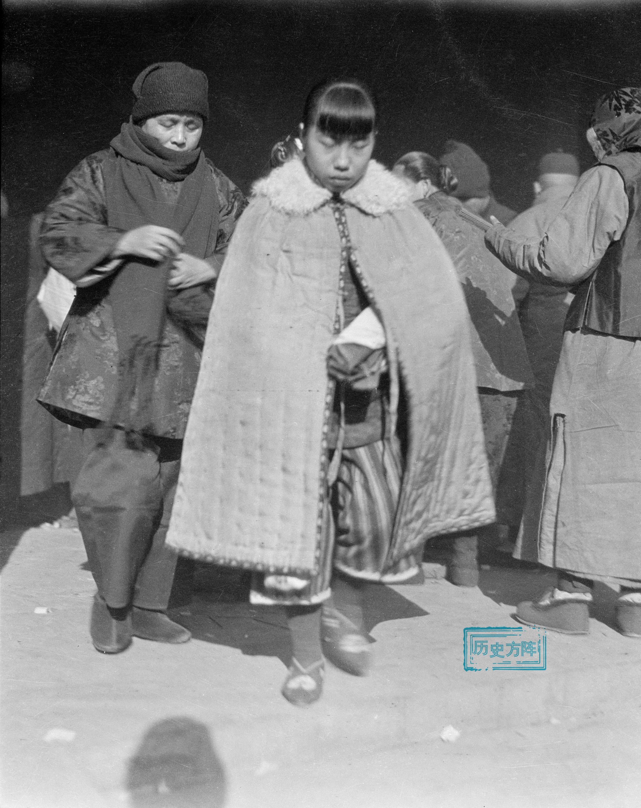 清末民初的社会真实影像，大户千金小姐也逃不开“缠足”的命运