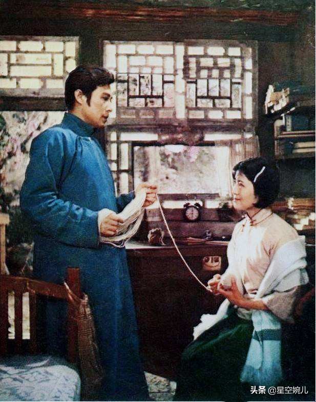 鲁迅《伤逝》：沉默是绝望的预警，人必生活者，爱才有所依附