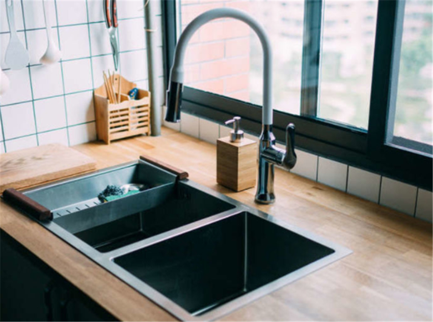 厨房装修为何水槽做台中盆的人少?和台下盆,台上盆有何差别
