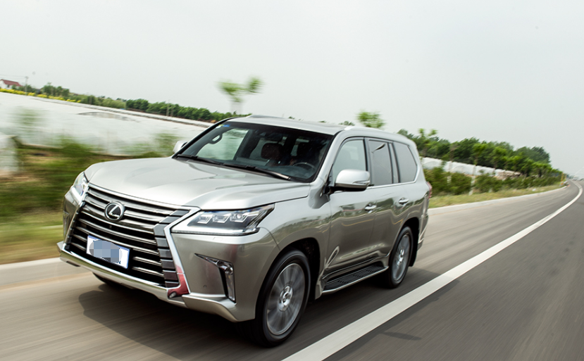 133万提了雷克萨斯LX570，开了8690公里，车主有话说