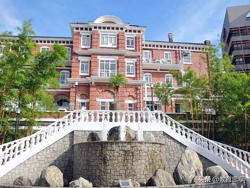 辽宁女学霸不习惯香港大学，复读后再夺高考状元，这就是文人风骨