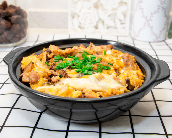 亲子丼，完美融合鸡肉和鸡蛋的日式盖饭，春节用食物对父母说感谢