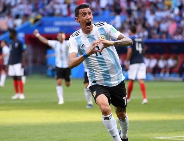 今年7月在美洲杯的决赛上,迪马利亚打入制胜一球,帮助球队1-0击败巴西