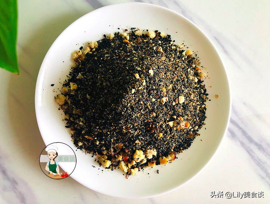 立秋后，碰到它别手软，炒熟磨成粉存放冰箱，每天吃一勺，好香啊