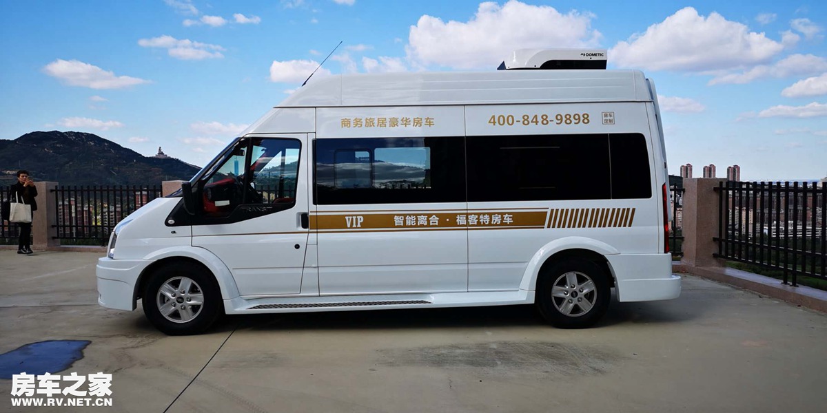 江铃福特逸途商旅车，一款可以睡觉的商务车