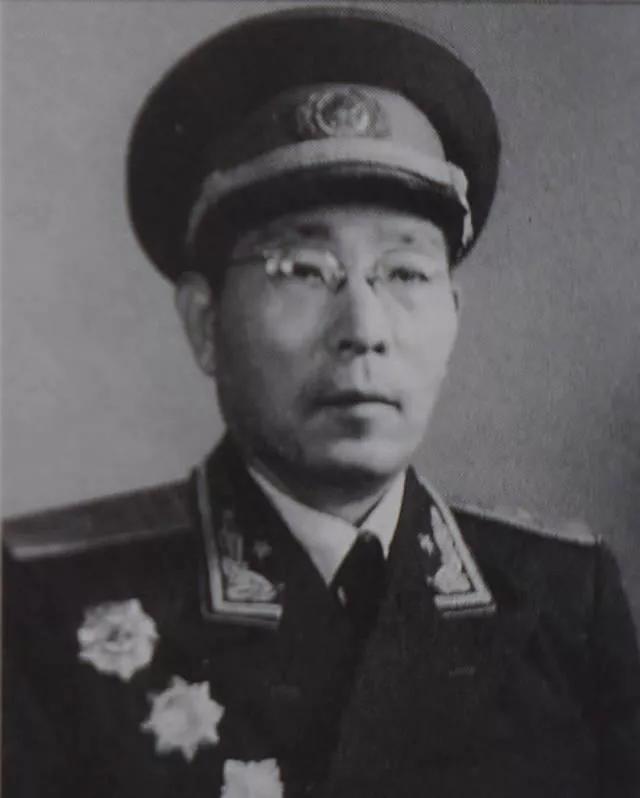 解析55年9月政治学院、后勤学院，军事工程学院授衔少将的薪金