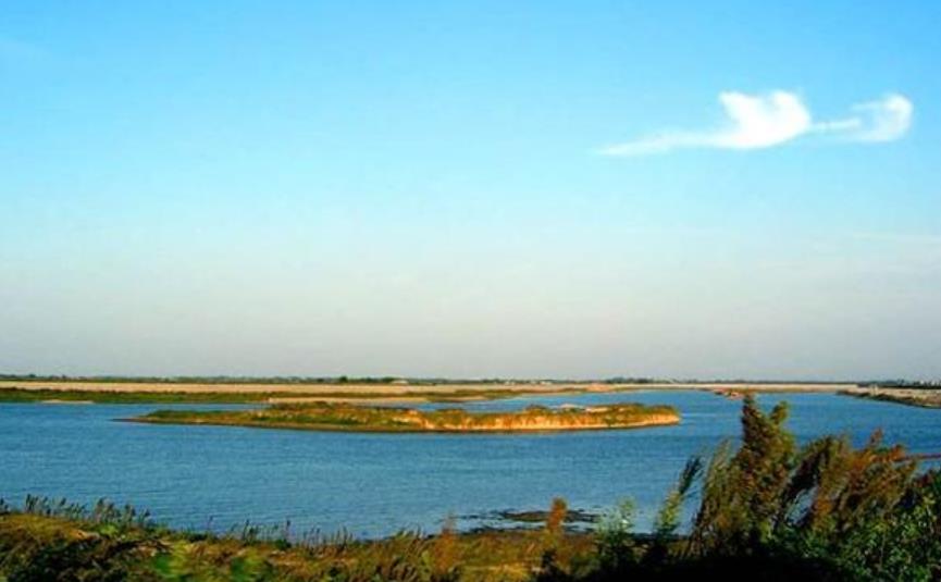 湖南湖北的“湖”，它指的是这个湖泊，大部分面积在湖南境内