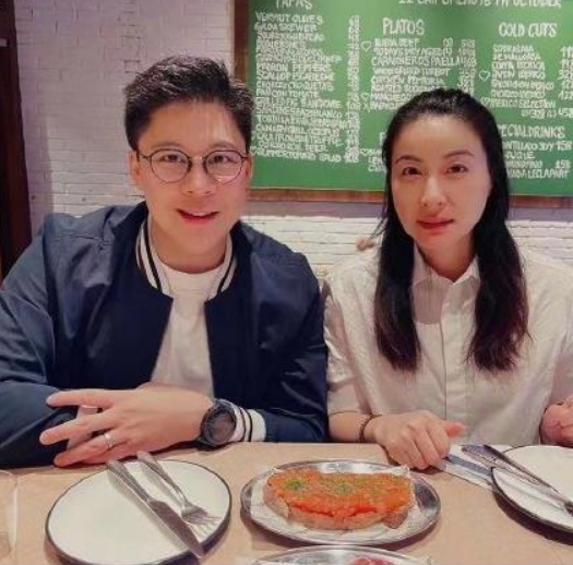 郭晶晶结婚九周年喊话霍启刚，余生家里小事不用指教，霸气又体贴