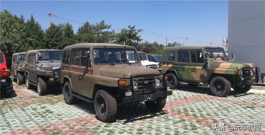 北京BJ40丨有三把锁/可拆顶棚/2.3T动力 还只要15.98万起？