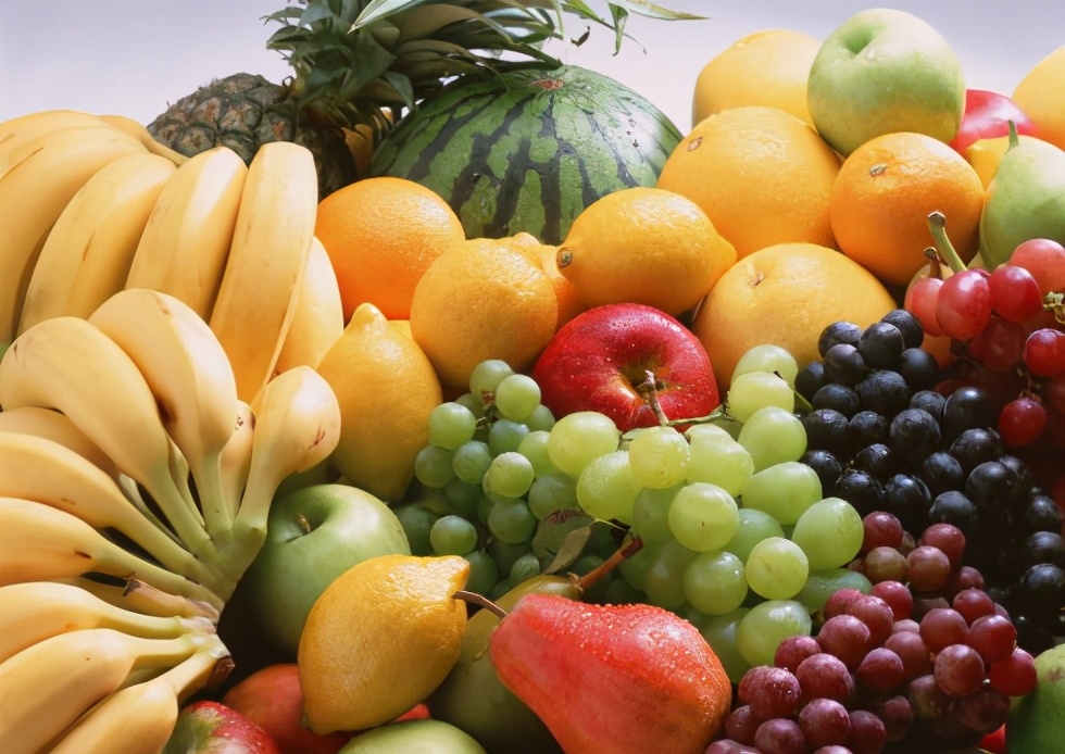 入夏后，这6种碱性水果要舍得吃，调节酸碱平衡，营养美味还消暑