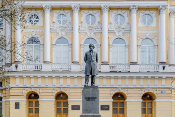 祝贺河南！“喜迎”中俄合办大学，2022年首次招生，学费可不便宜