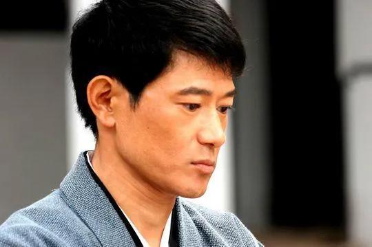 陈英俊,董贝克离开最早的两位兄弟