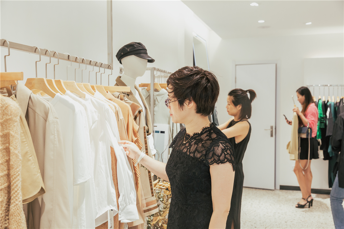 服装经营｜如何提升连带率，让顾客买的更多？