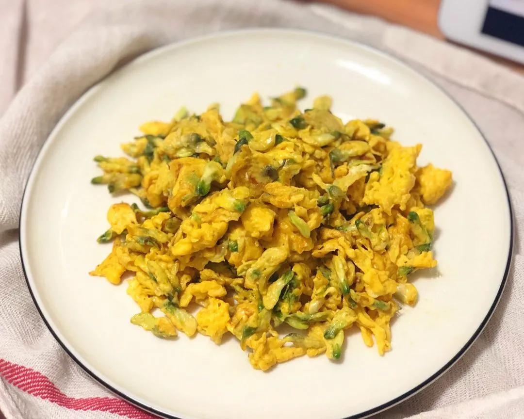 吃了30年槐花，才知道用这种方法就能保存起来，放一整年都不会坏