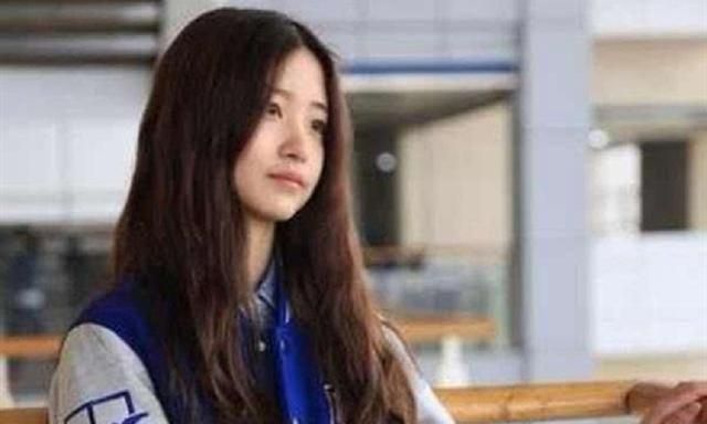 清华大学女博士，素颜精致似女明星，网友为她建超话，她不为所动