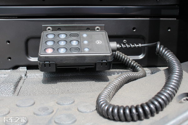 国内众多车企争相模仿,驾驶室堪称一代经典,详解奔驰mp3重卡