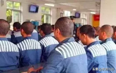 高考故意交白卷的那些孩子：当年一时爽，余生几多殇